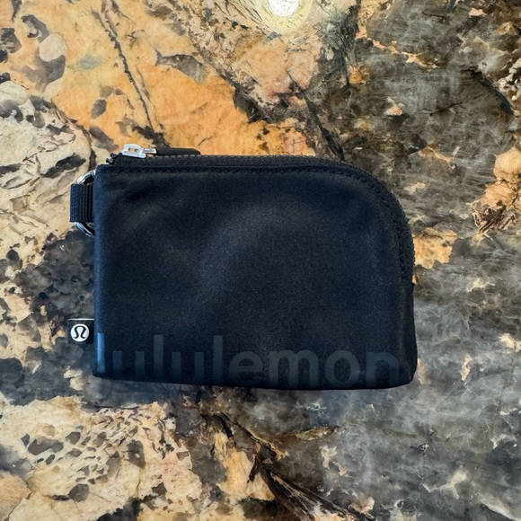 LULULEMON Card Case like NEW - Picture 3 of 3